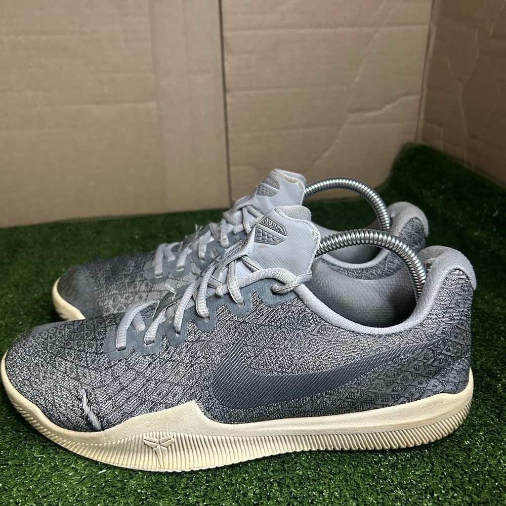 Size 8.5M- Nike Mamba Instinct Pure Platinum